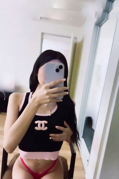 Foto hot Mia Kandi di nudi