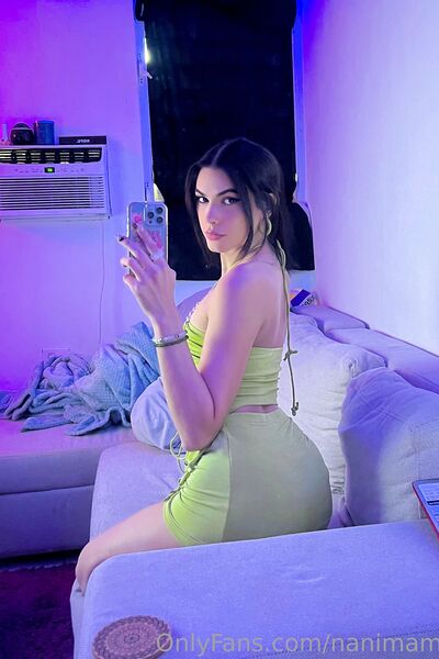Foto hot Nanimami1 di nudi