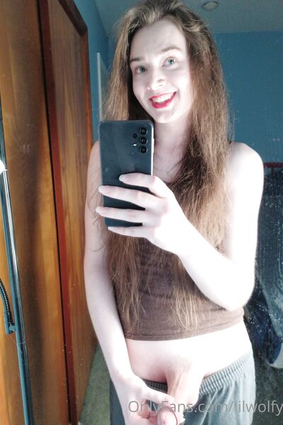 Foto hot LilWolfy69 di nudi