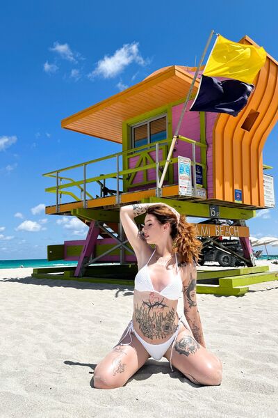 Foto hot Julia Molligan di nudi