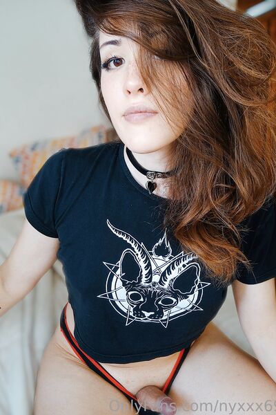 Foto hot Nyxxx696 di nudi