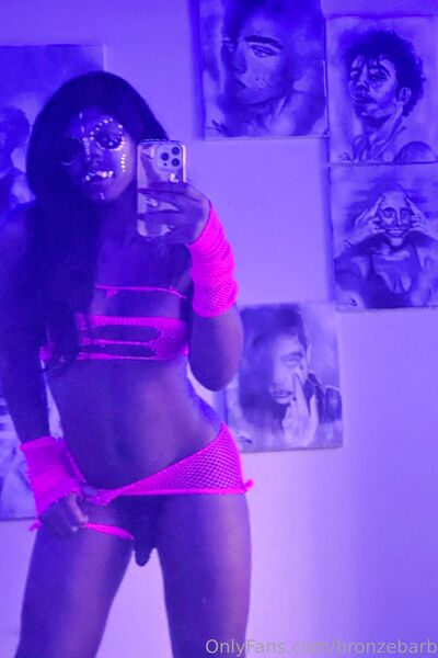 Fotos sensuais Bronzebarbiee de nudez