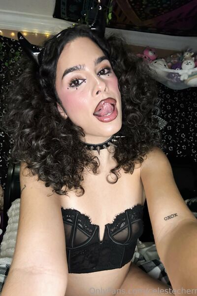 Foto hot Celeste Cherries di nudi