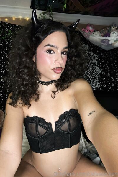 Foto hot Celeste Cherries di nudi
