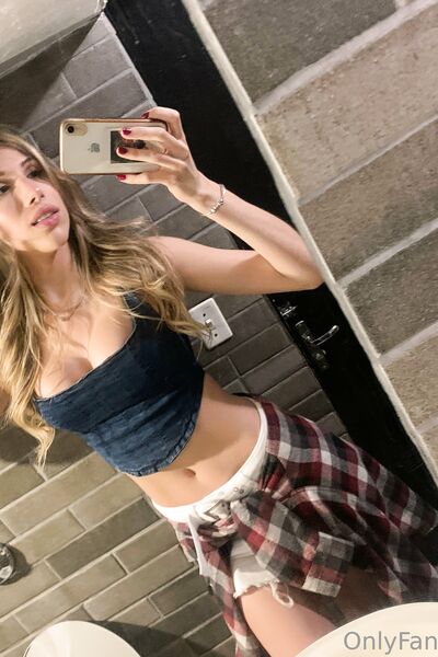 Foto hot Dani Berry di nudi