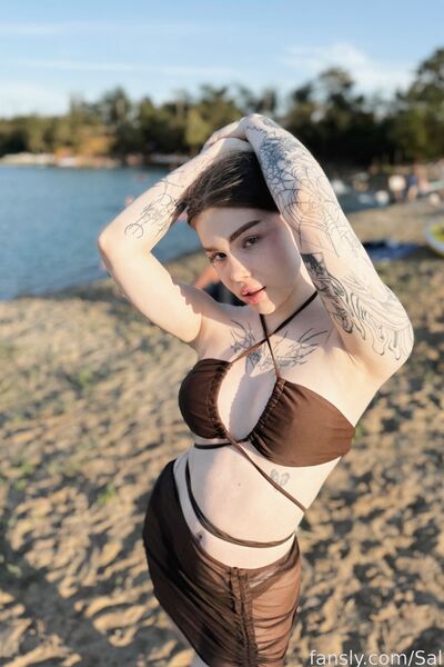 Foto hot Salimur di nudi