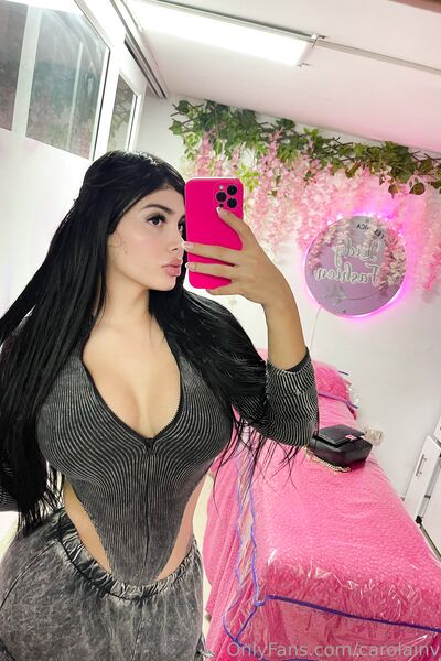 Foto hot Carolainvina di nudi