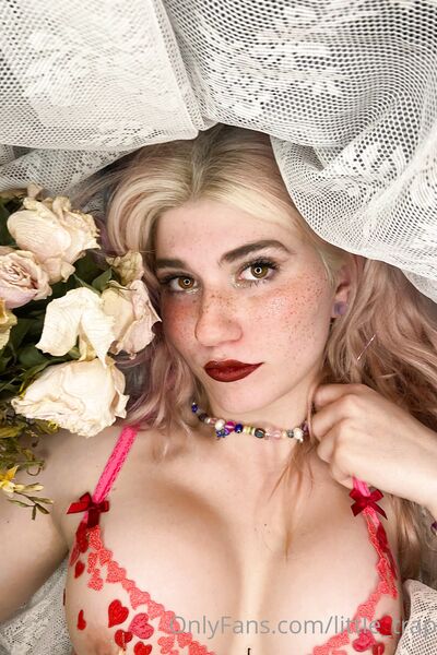 Photos de nu Little Trap sexy