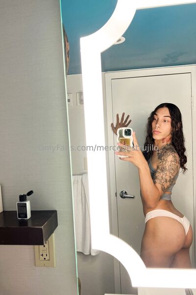 Foto hot Mercedes Trujilo di nudi