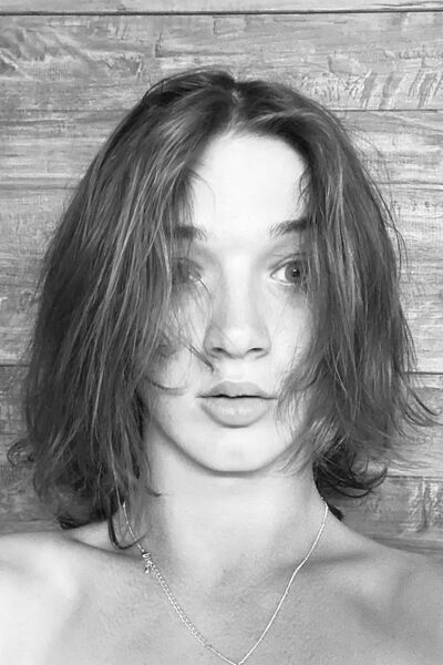 Photos de nu Stella Samore sexy