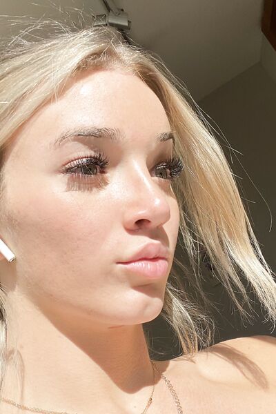 Photos de nu Stella Samore sexy