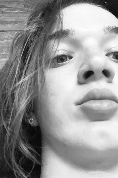 Photos de nu Stella Samore sexy