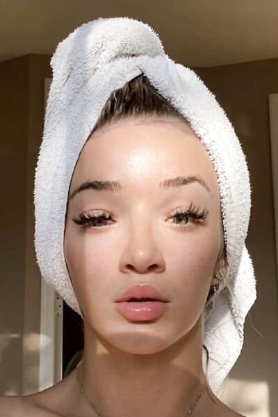 Photos de nu Stella Samore sexy