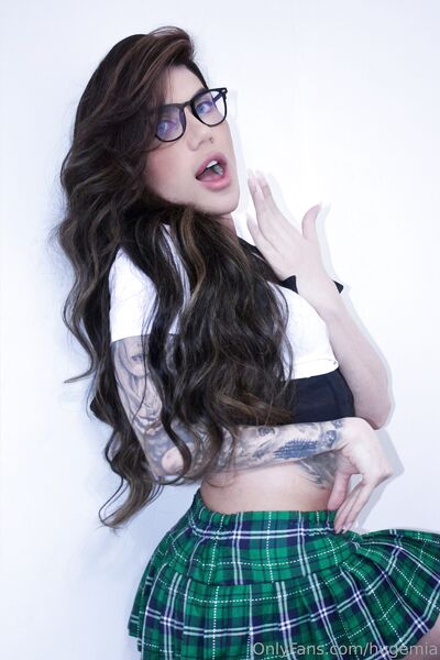 Photos de nu Hugemia sexy