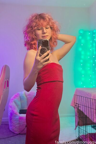 Fotos sensuais Dino Nuggiess de nudez