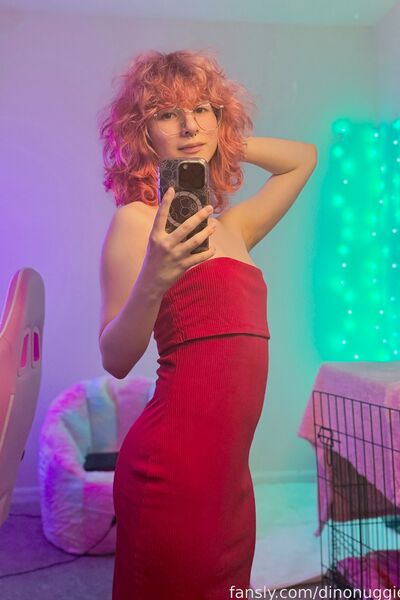 Fotos sensuais Dino Nuggiess de nudez