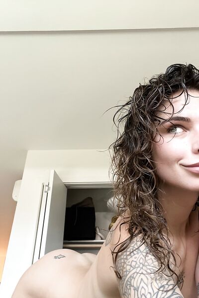 Fotos sensuais Julia Geltsman de nudez