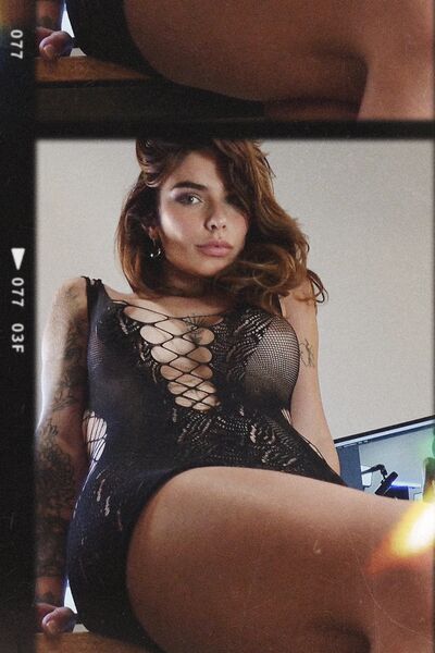 Fotos sensuais Julia Geltsman de nudez