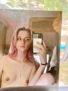 Hot Daychain Nude Photos