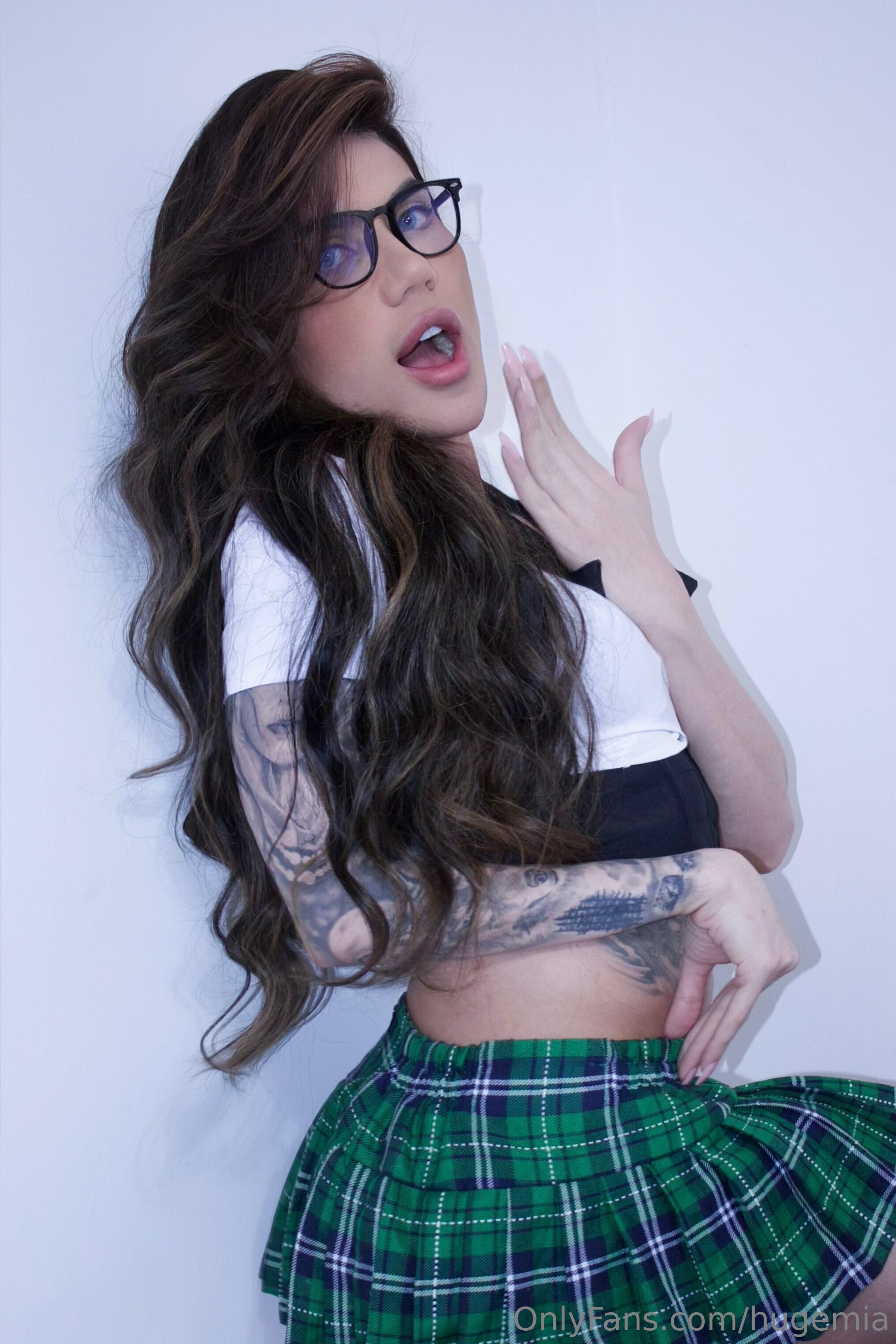 Hot Hugemia Nude Photos