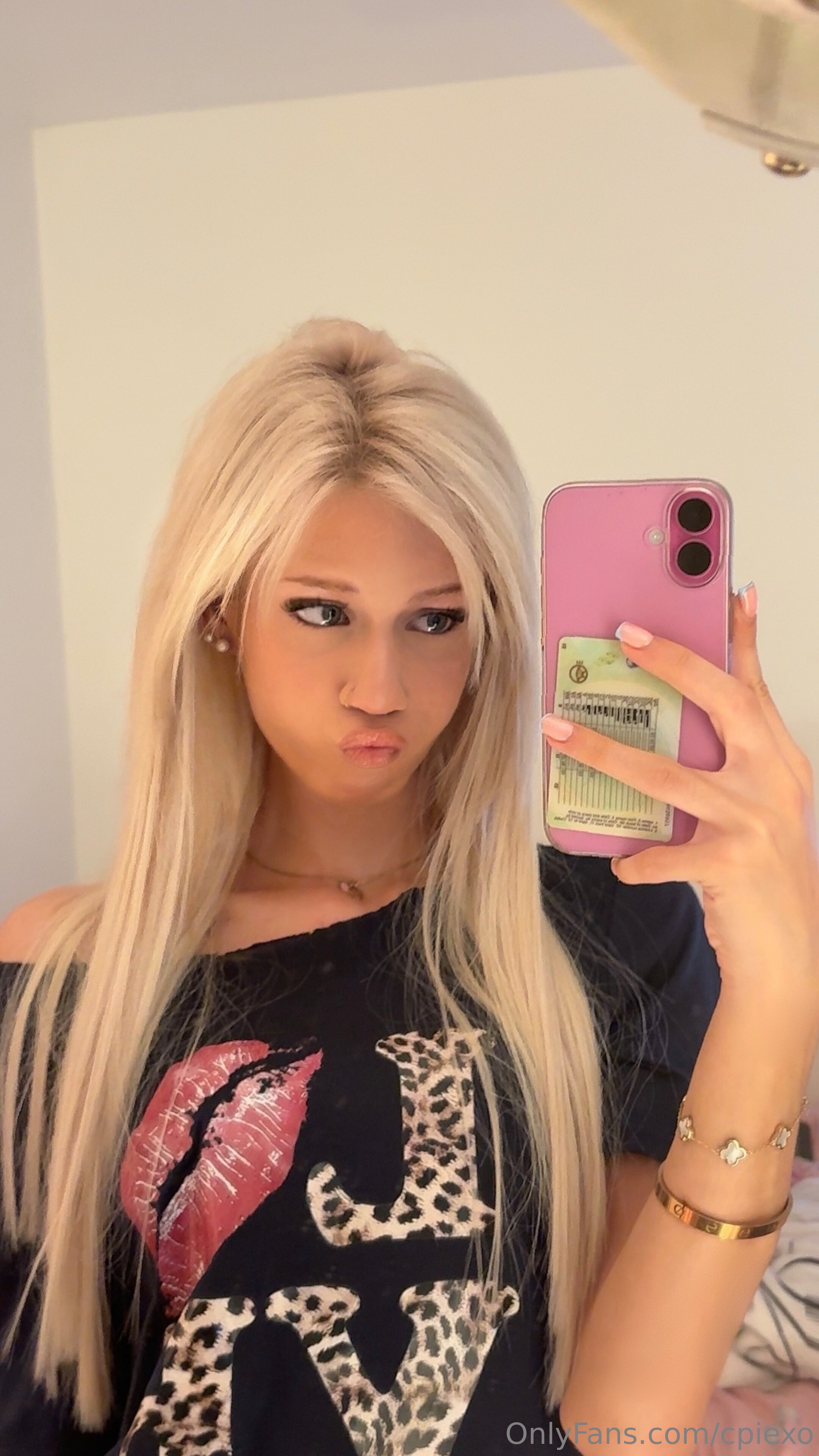 Hot Cpiexo Nude Photos