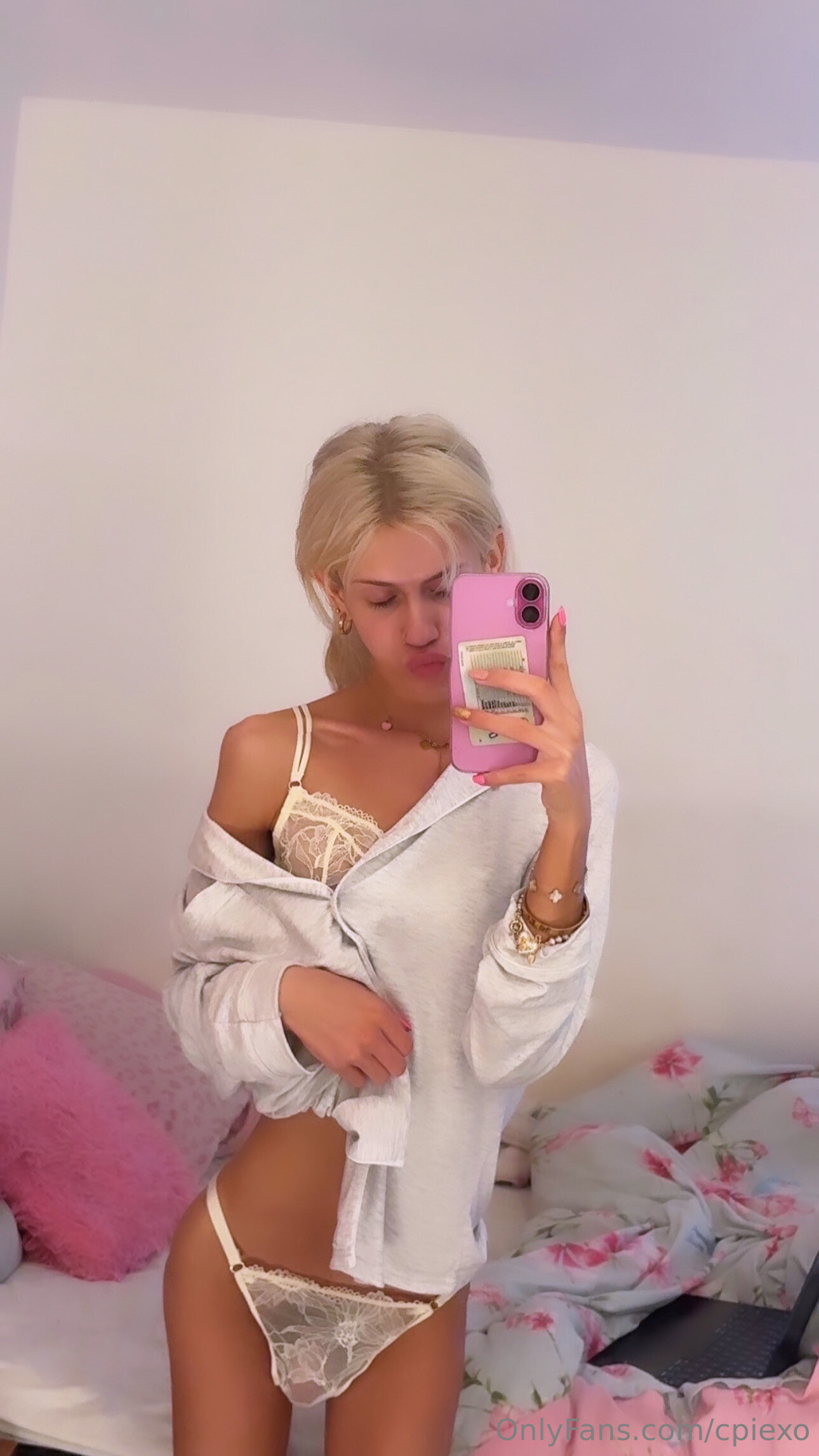 Hot Cpiexo Nude Photos