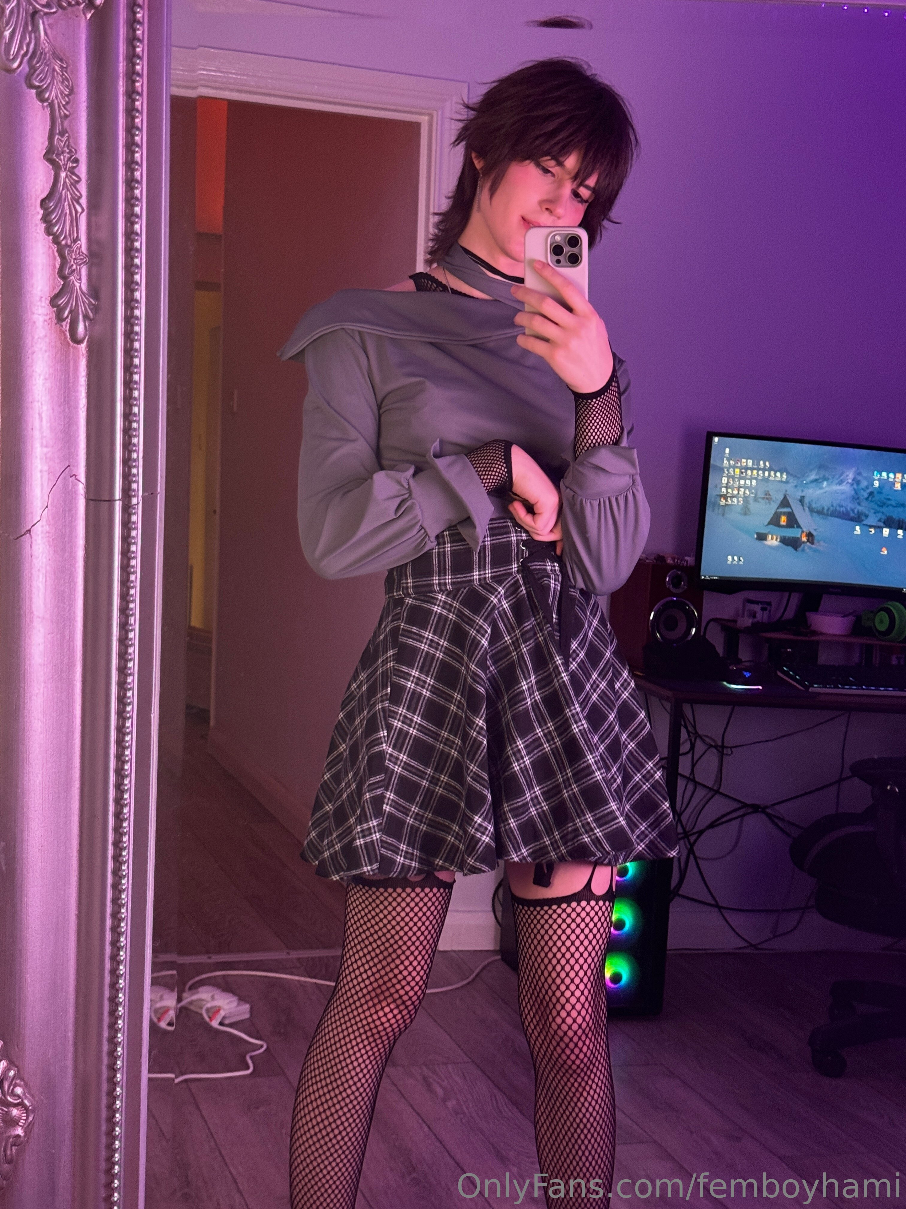 Hot Femboy Hami Nude Photos