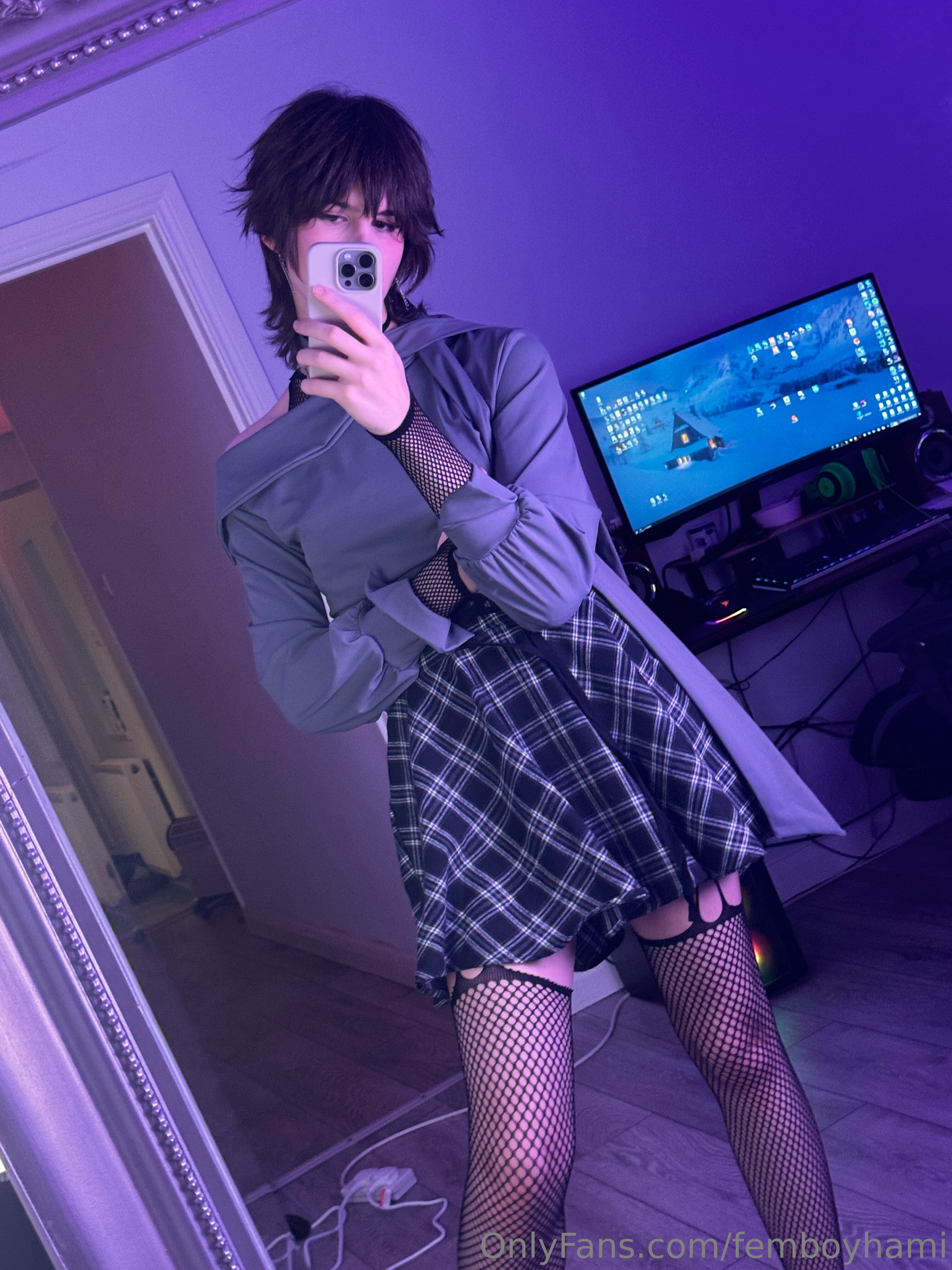 Hot Femboy Hami Nude Photos