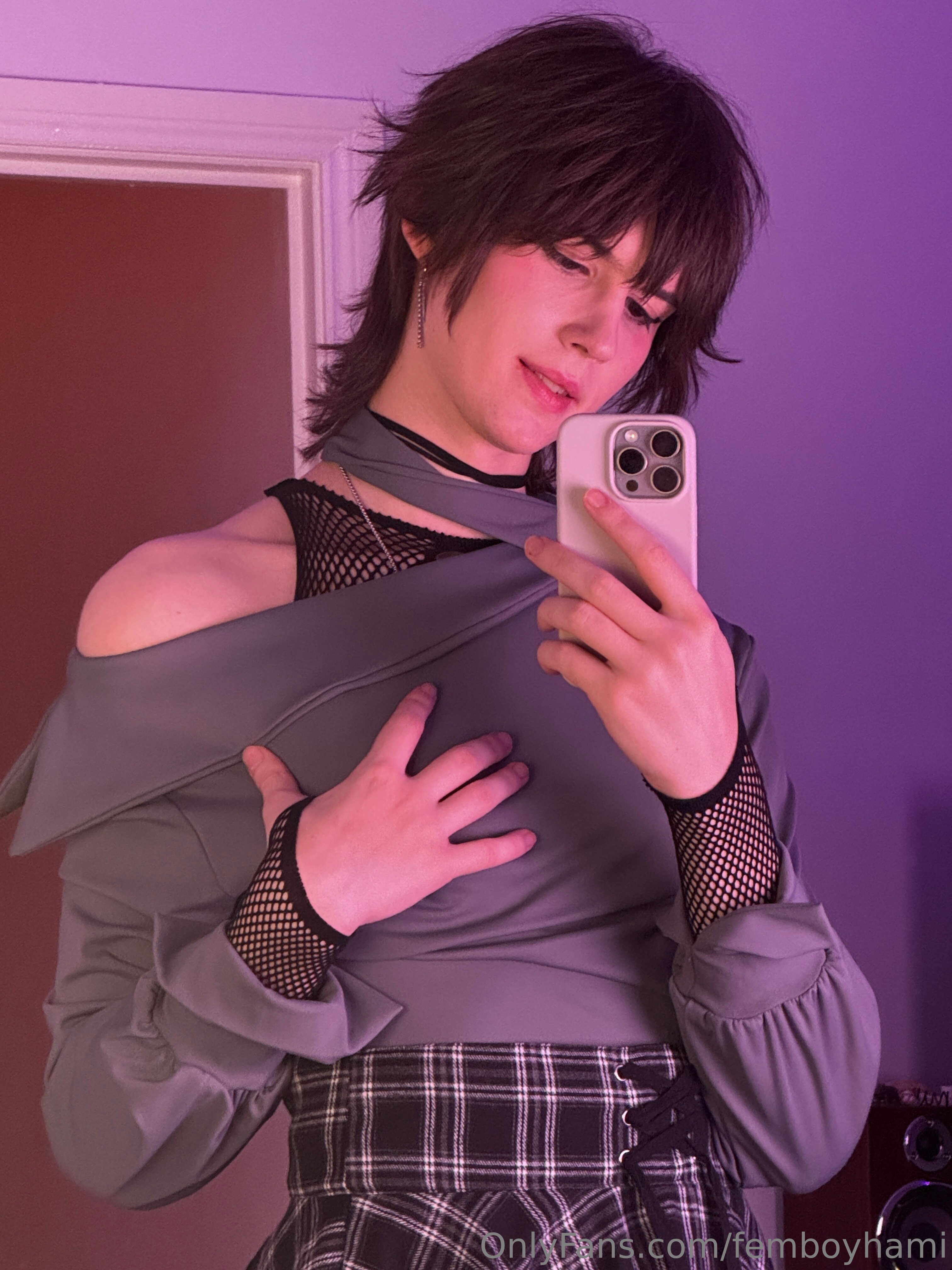 Hot Femboy Hami Nude Photos