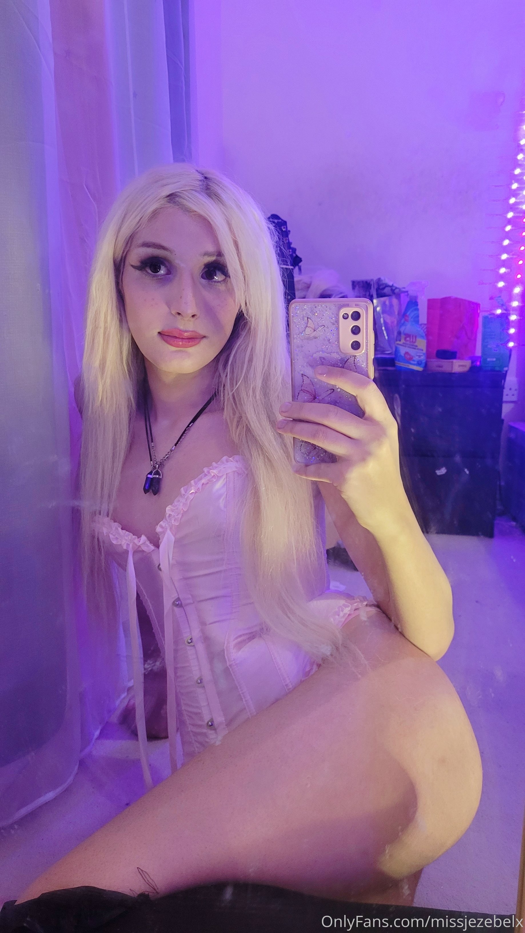 Hot Miss Jezebel Nude Photos