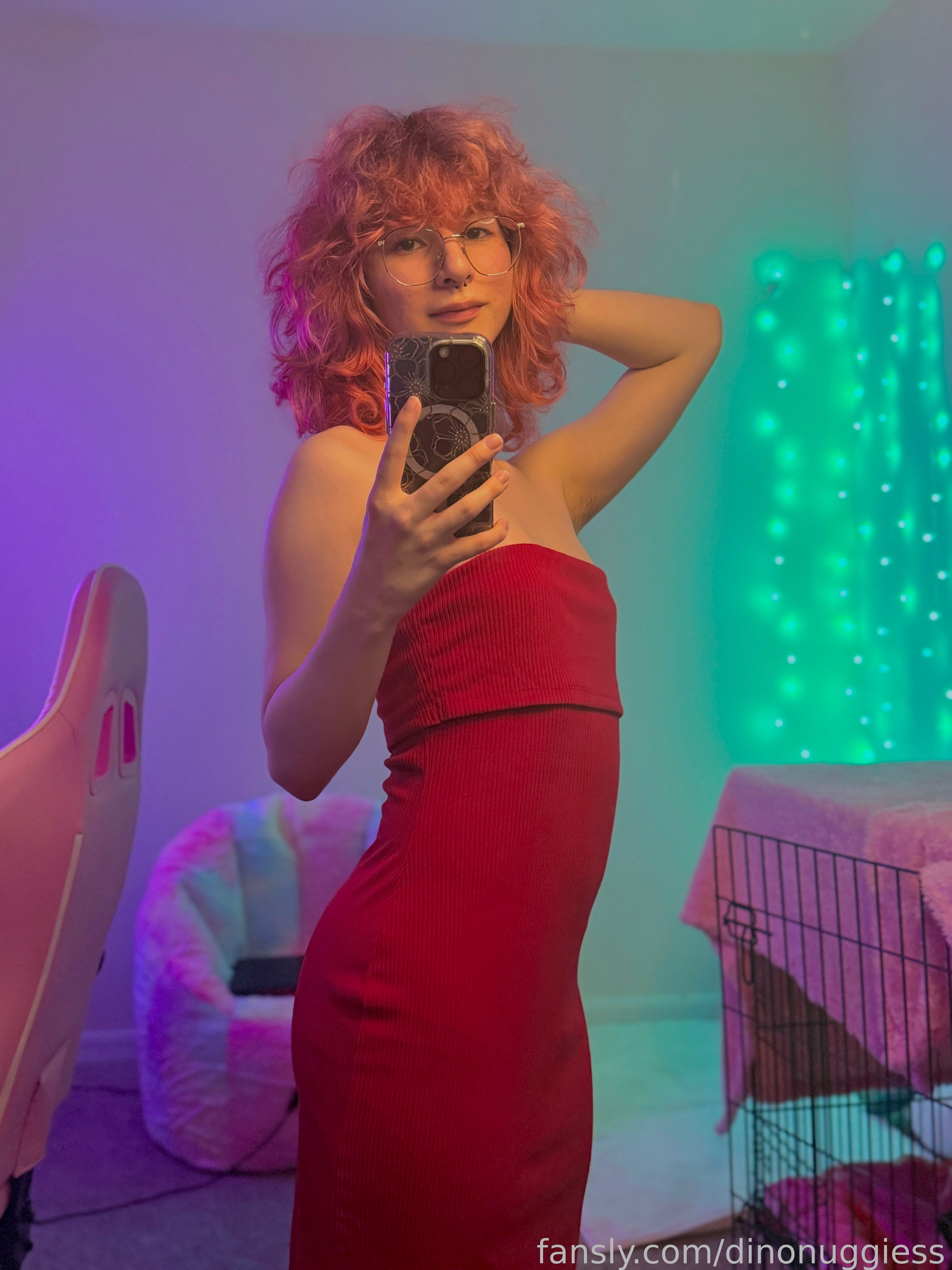 Hot Dino Nuggiess Nude Photos