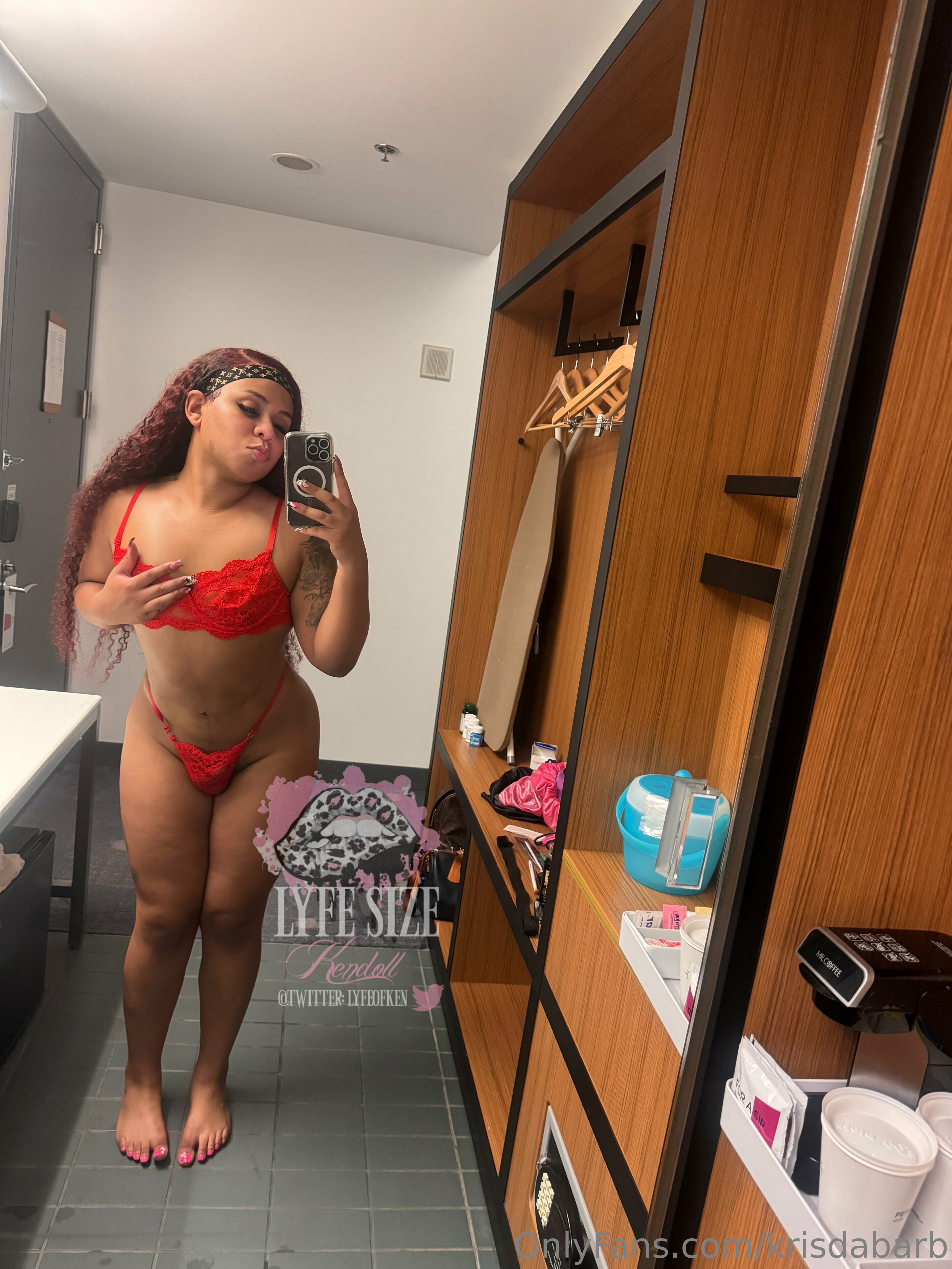 Hot krisdabarb aka Kendoll Nude Photos