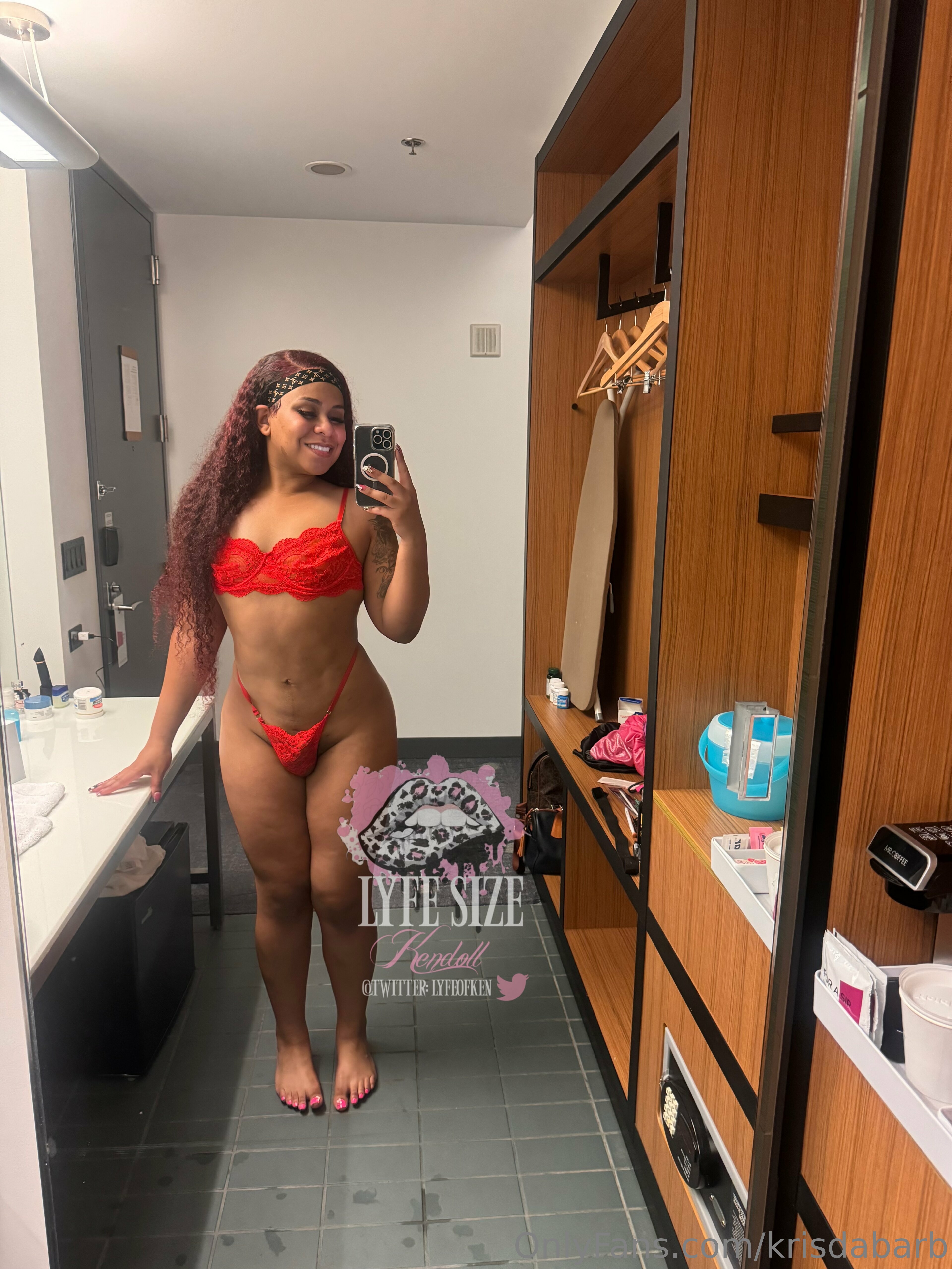 Hot krisdabarb aka Kendoll Nude Photos