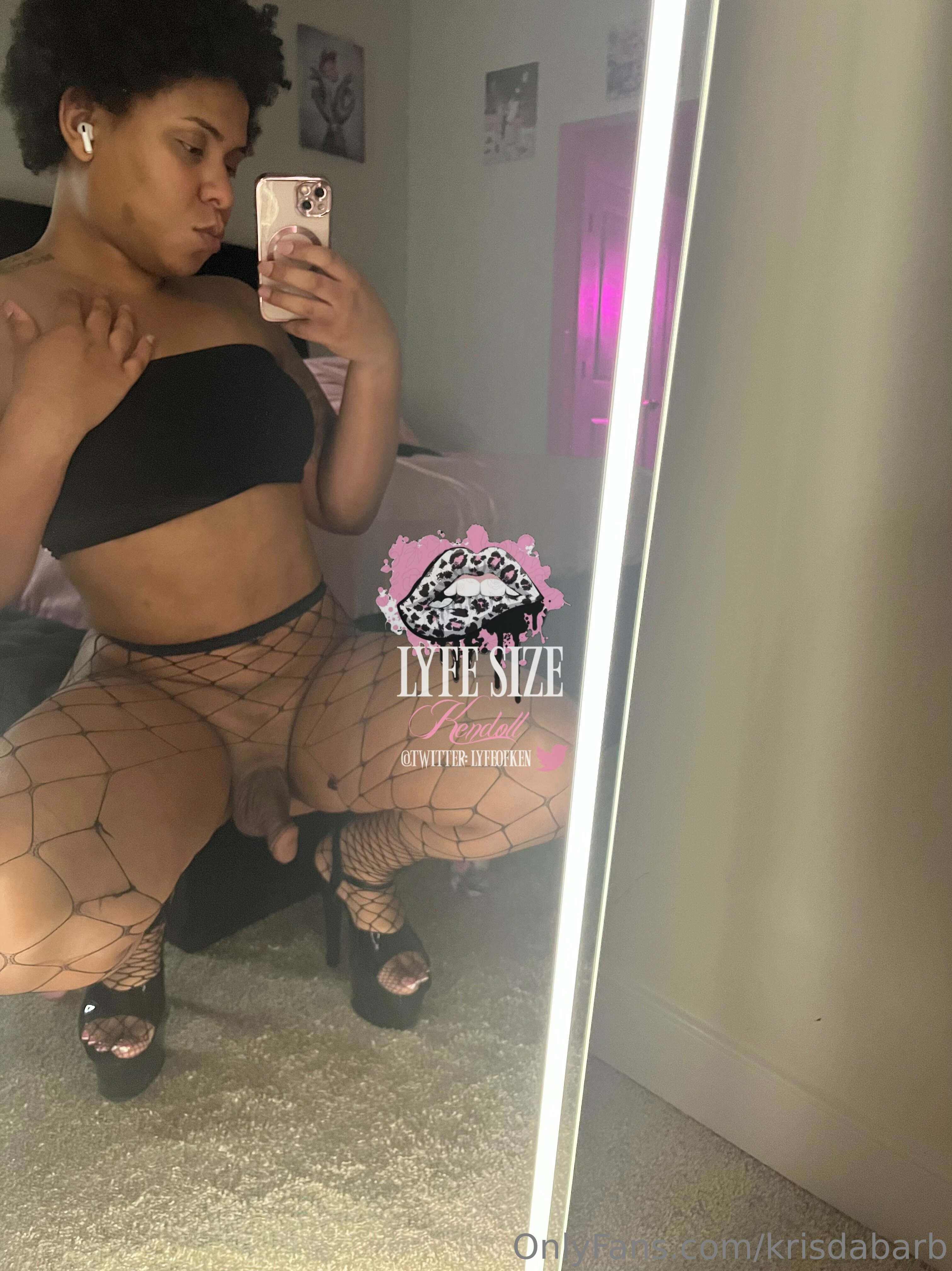 Hot krisdabarb aka Kendoll Nude Photos