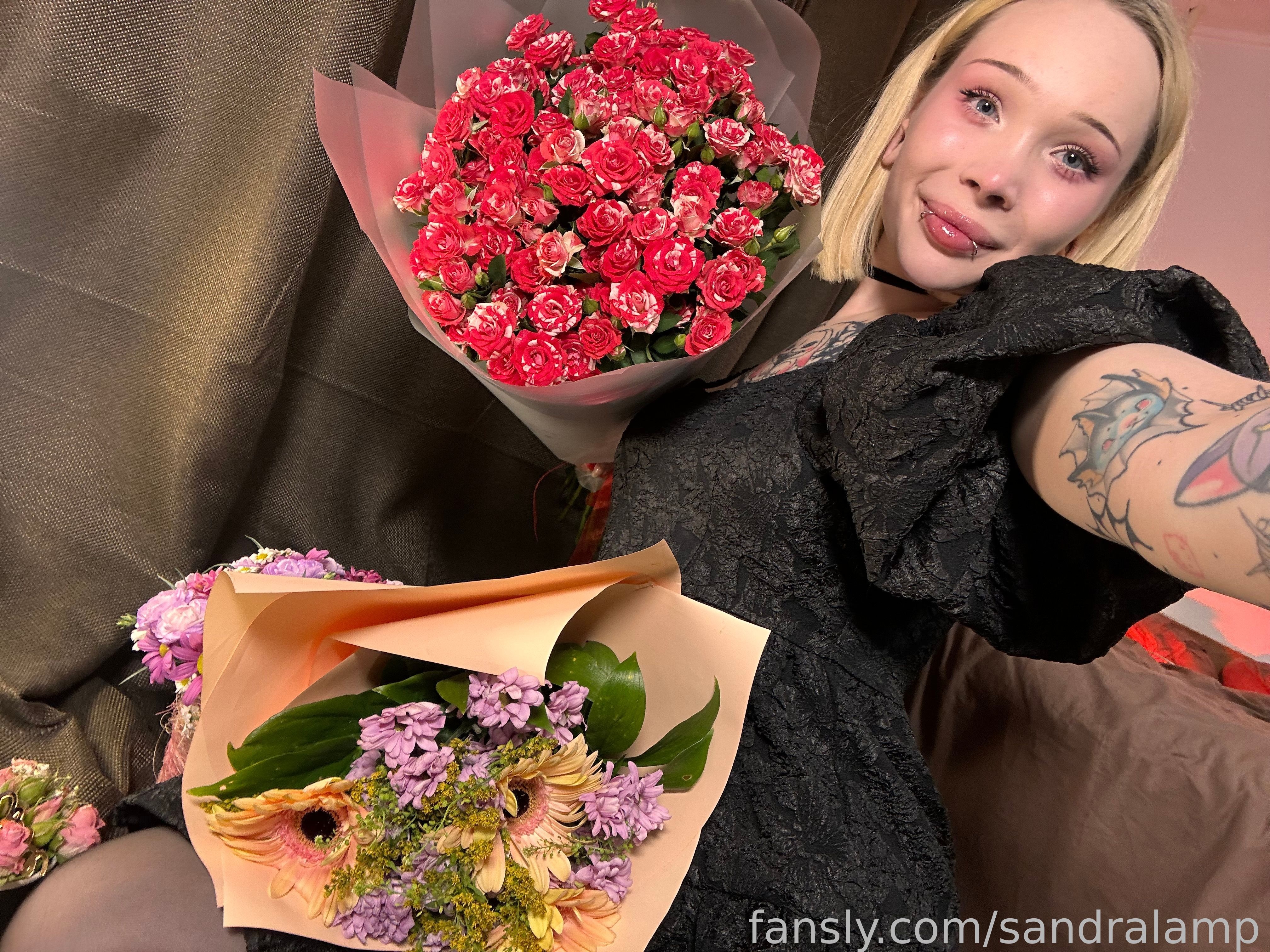 Hot Sandra Lamp Nude Photos