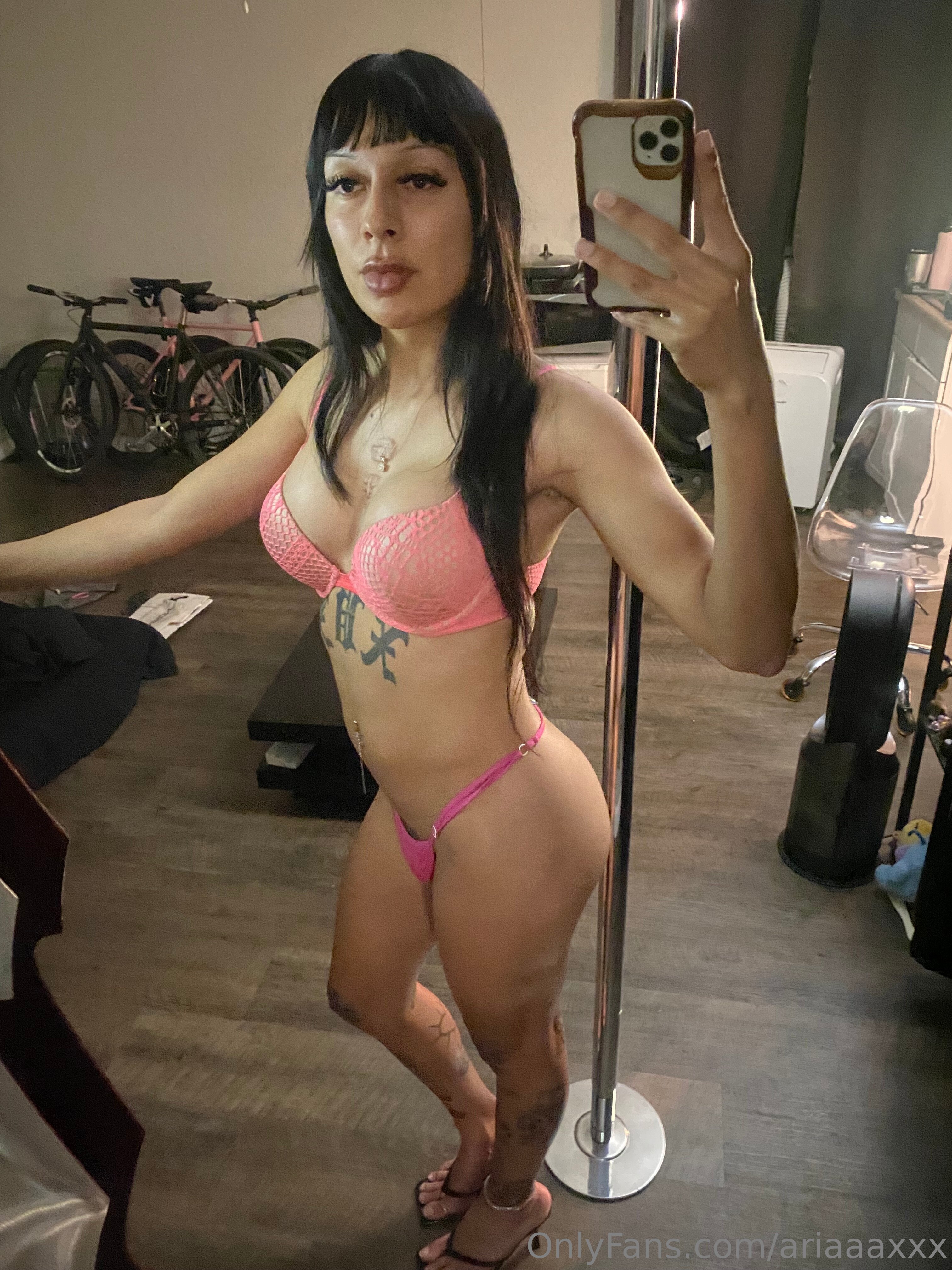 Ariaaaxxx aka Priscilla