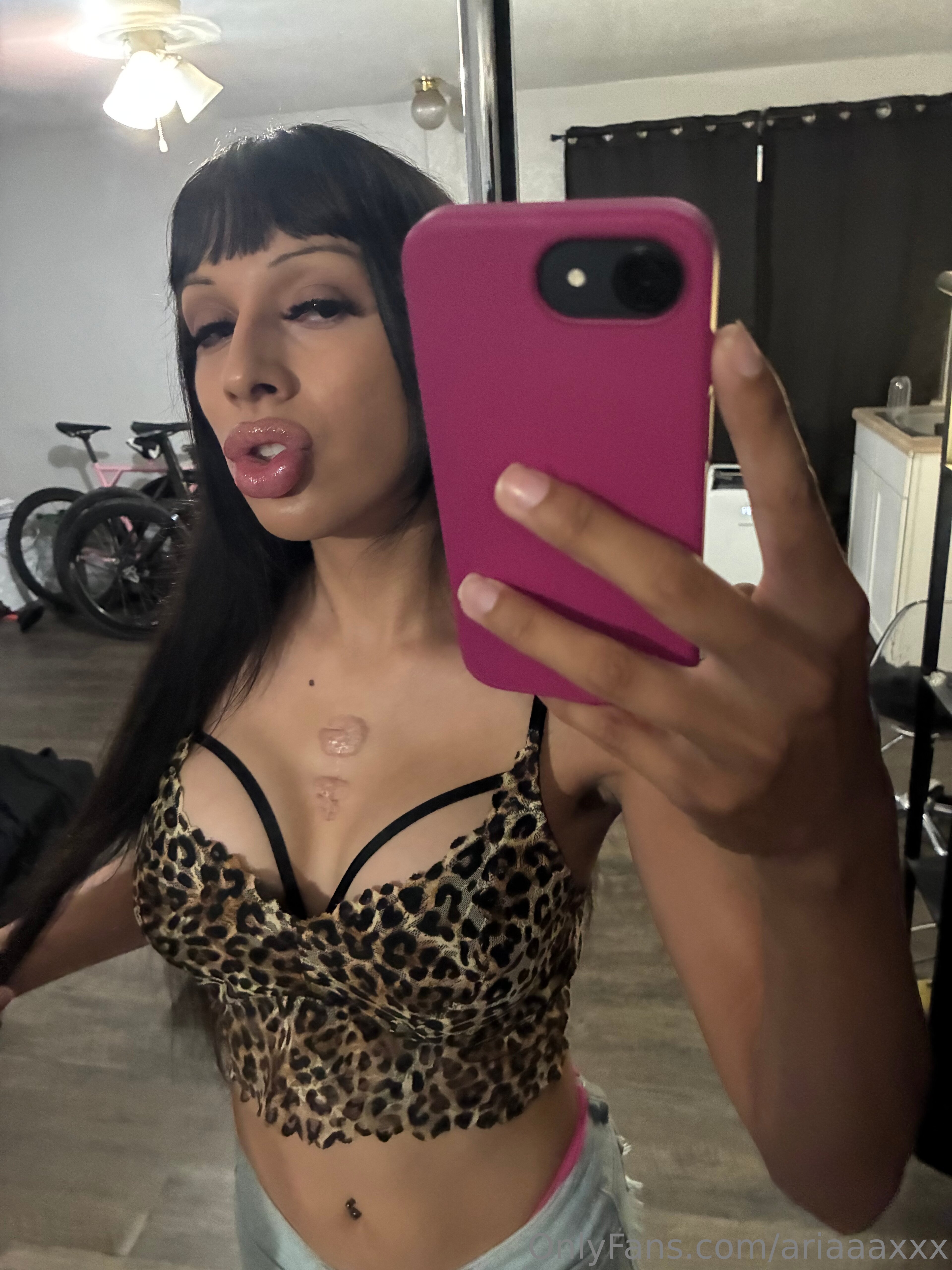Ariaaaxxx aka Priscilla